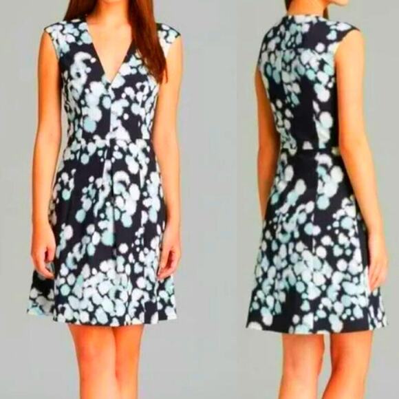 French Connection Abstract Dots Sleeveless V Neck Fit & Flare Mini Dress Size 0 - Picture 2 of 12